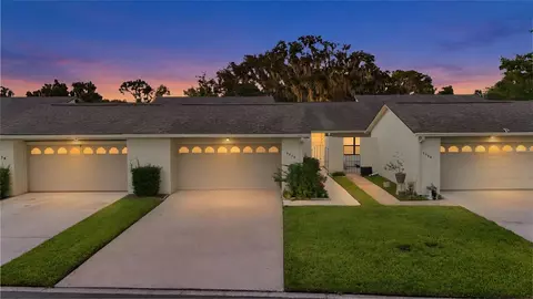 2226 Cypress Cove Dr, Tavares, FL 32778