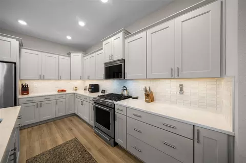 Kitchen - 10691 SW 99th Pl, Ocala, FL 34481 photo 3 of 5