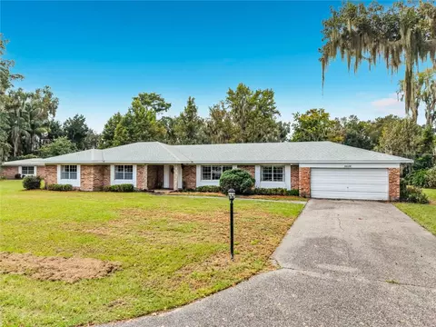 8038 Spring Dr, Yalaha, FL 34797