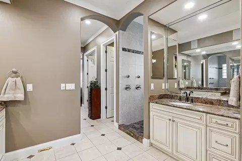 Bath - 1066 Ceasars Ct, Mount Dora, FL 32757 photo 2 of 7