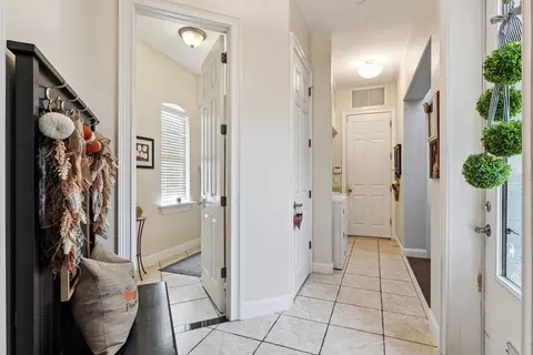 Entry Way - 1066 Ceasars Ct, Mount Dora, FL 32757 photo 3 of 3