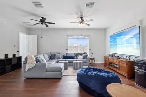Living - 1066 Ceasars Ct, Mount Dora, FL 32757 photo 3 of 3
