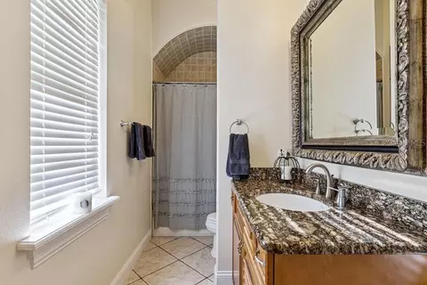 Bath - 1066 Ceasars Ct, Mount Dora, FL 32757 photo 6 of 7