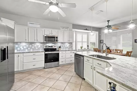 Kitchen - 9561 SE 124th Loop, Summerfield, FL 34491 photo 3 of 3