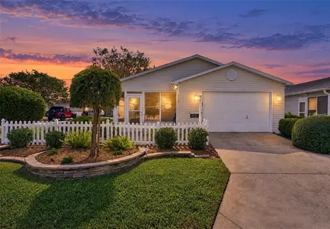 2124 Escobar Ave, The Villages, FL 32159