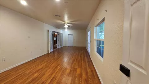 Living - 25 E Chesley Ave, Eustis, FL 32726 photo 6 of 8