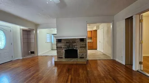 Living - 25 E Chesley Ave, Eustis, FL 32726 photo 3 of 8