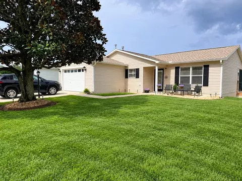 1019 Golden Grove Dr, The Villages, FL 32162