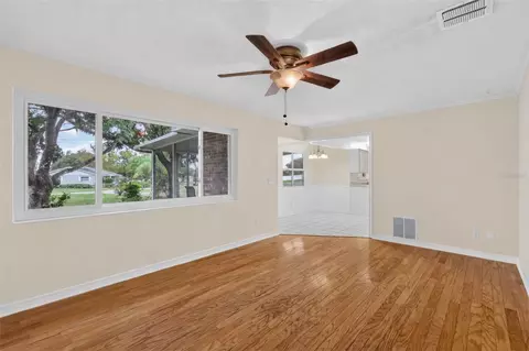 Living - 552 Highland Dr, Eustis, FL 32726 photo 3 of 4
