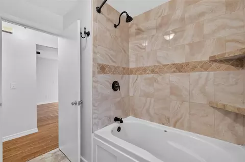 Bath - 552 Highland Dr, Eustis, FL 32726 photo 4 of 4
