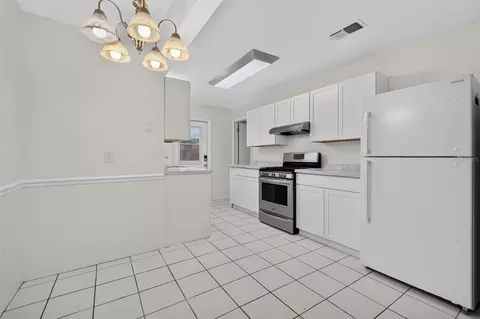 Kitchen - 552 Highland Dr, Eustis, FL 32726 photo 1 of 2