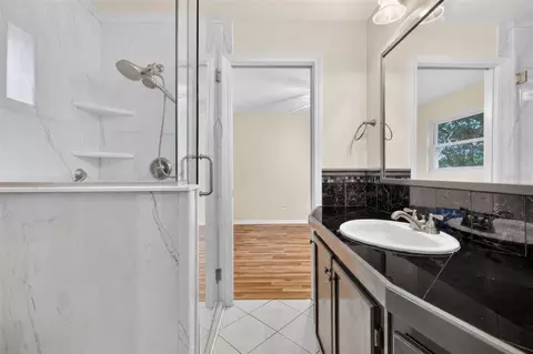 Bath - 552 Highland Dr, Eustis, FL 32726 photo 2 of 4