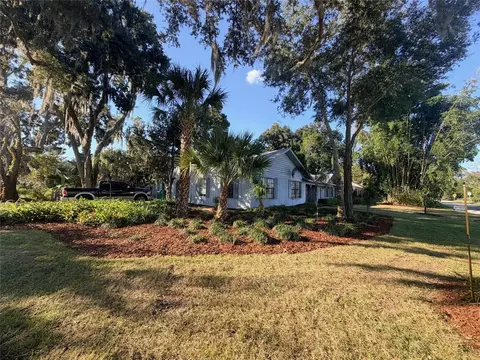 Exterior - 2000 Fairway Dr, Eustis, FL 32726 photo 5 of 11