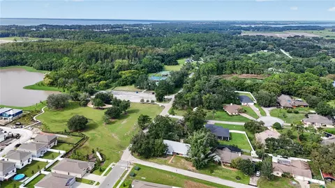 View/Area - 2000 Fairway Dr, Eustis, FL 32726 photo 2 of 8