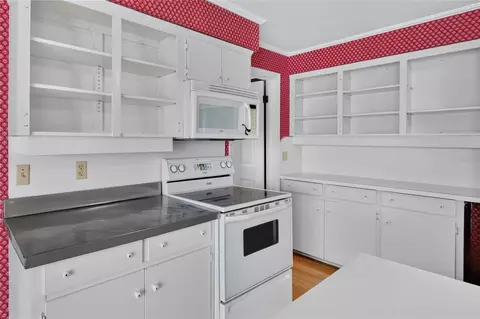 Kitchen - 2000 Fairway Dr, Eustis, FL 32726 photo 2 of 5