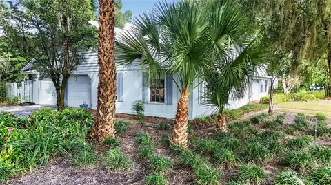 Exterior - 2000 Fairway Dr, Eustis, FL 32726 photo 10 of 11