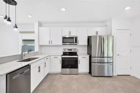 Kitchen - 8359 SW 54th Loop, Ocala, FL 34481 photo 4 of 5