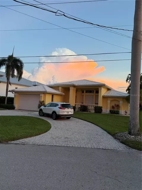 264 Bayshore Dr, Cape Coral, FL 33904