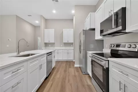 Kitchen - 41428 Royal Trails Rd, Eustis, FL 32736 photo 1 of 3