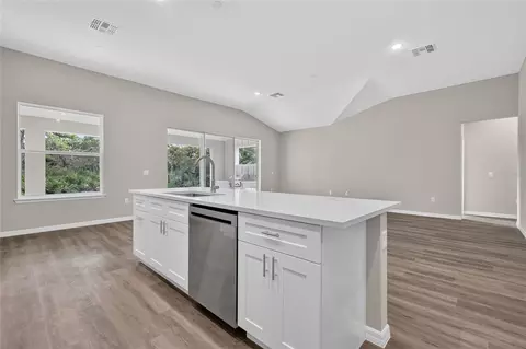 Kitchen - 41428 Royal Trails Rd, Eustis, FL 32736 photo 2 of 3
