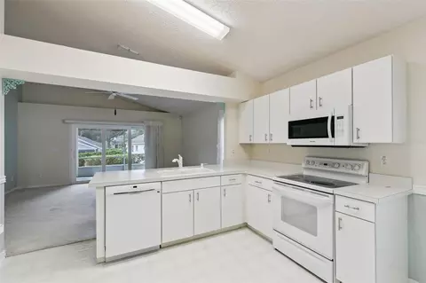 Kitchen - 3777 Eversholt St, Clermont, FL 34711 photo 1 of 2
