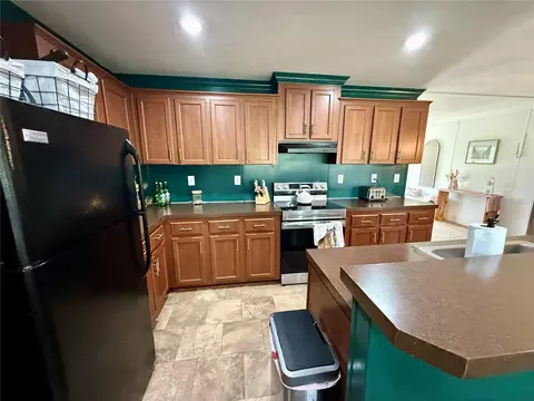 Kitchen - 23667 81st Rd, O Brien, FL 32071 photo 2 of 4