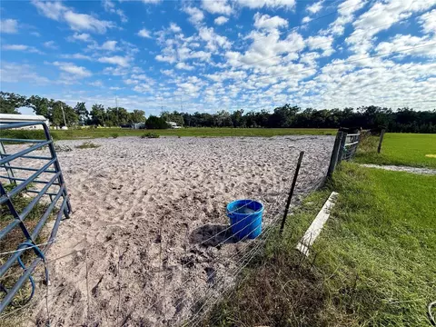 Exterior - 23667 81st Rd, O Brien, FL 32071 photo 9 of 12