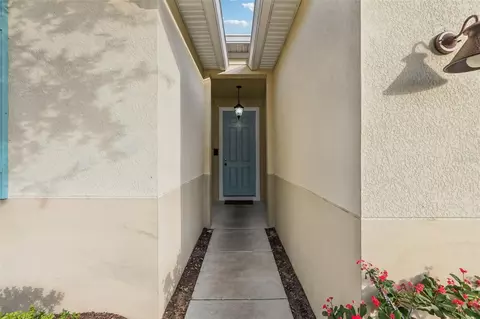 Entry Way - 1689 Strathmore Cir, Mount Dora, FL 32757 photo 3 of 3