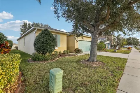 Exterior - 1689 Strathmore Cir, Mount Dora, FL 32757 photo 9 of 9