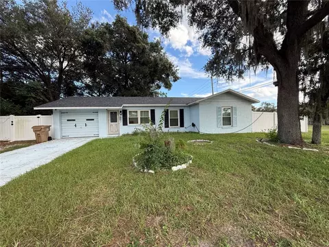 1204 Spring Lake Rd, Fruitland Park, FL 34731
