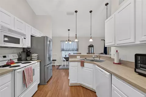 Kitchen - 10449 Regal View Loop, Clermont, FL 34711 photo 1 of 3