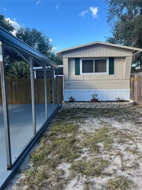10943 SE 131st Pl, Ocklawaha, FL 32179