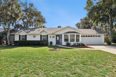 5246 Royal Oak Dr, Fruitland Park, FL 34731