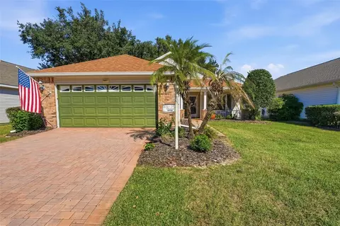 25012 Cranes Roost Cir, Leesburg, FL 34748