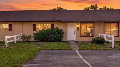 459 W Rosewood Ln, Tavares, FL 32778