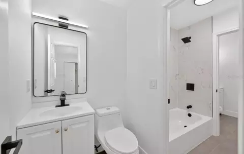Bath - 1400 Eudora Rd #H-77, Mount Dora, FL 32757 photo 1 of 4