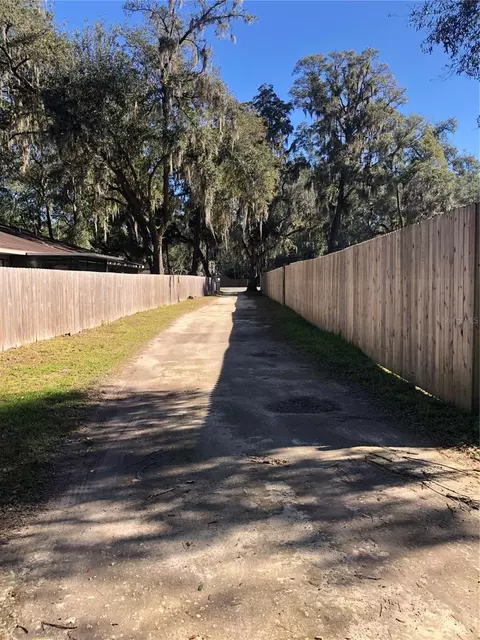 NW 33rd Ave, Gainesville, FL 32606