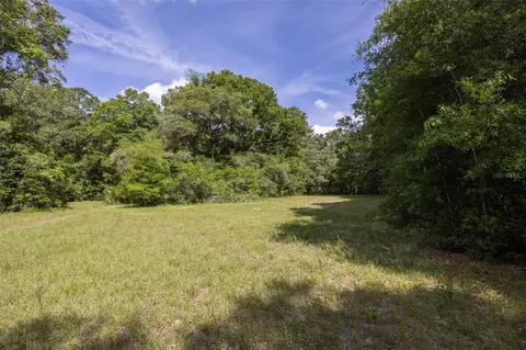 7335 SW 75th St, Gainesville, FL 32608