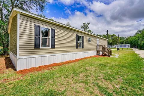 677 Marshburn Dr, Bronson, FL 32621
