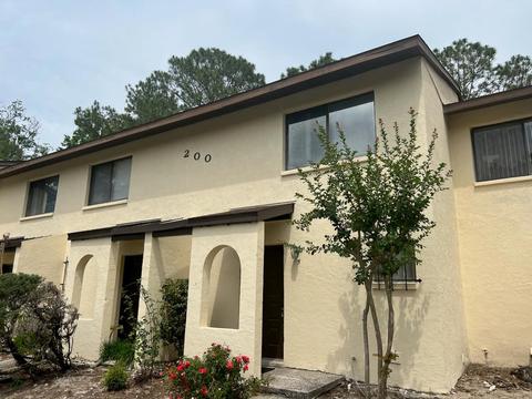 2735 SW 35th Pl #205, Gainesville, FL 32608
