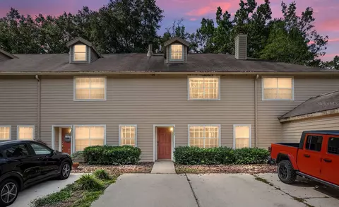 5273 SW 97th Dr, Gainesville, FL 32608