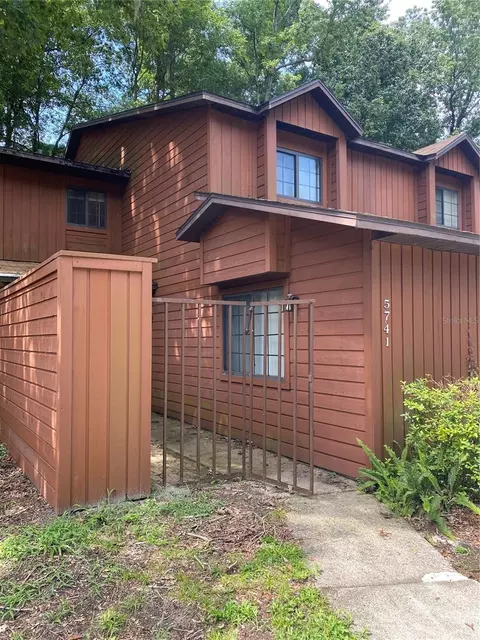 5741 SW 10th Pl, Gainesville, FL 32607