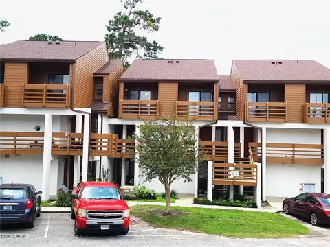 1674 SW 16th St, Gainesville, FL 32608