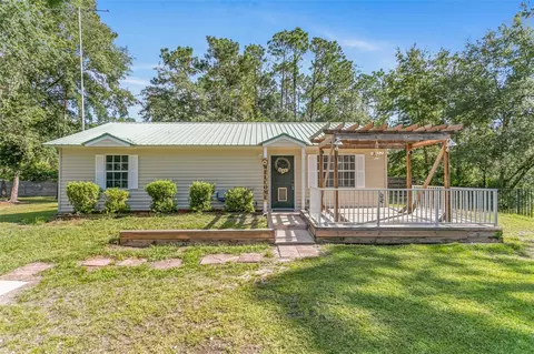 104 Davis St, Interlachen, FL 32148