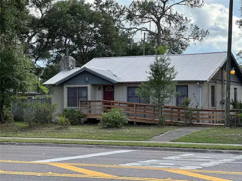 4002 NW 6th St, Gainesville, FL 32609