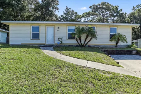 2209 SE 30th Dr, Gainesville, FL 32641