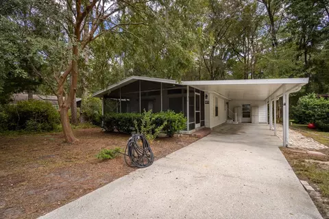 8675 NW 40th Cir, Gainesville, FL 32653