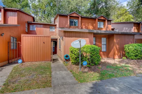 5852 SW 8th Pl, Gainesville, FL 32607