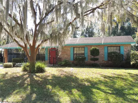 3239 NW 44th Pl, Gainesville, FL 32605