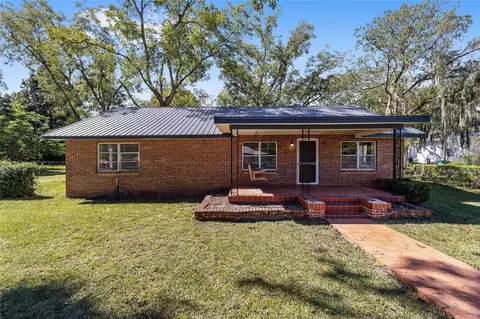 104 SE 2nd St, Chiefland, FL 32626